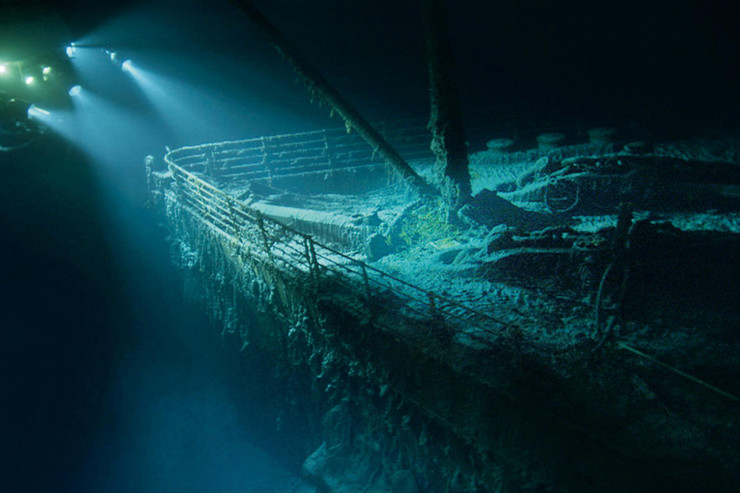picture Underwater Titanic Stern 20 strange underwater images of the
